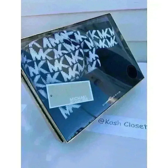 Michael Kors Hat,Gloves & Scarf Gift Box Set MK Signature Black - Picture 1 of 6